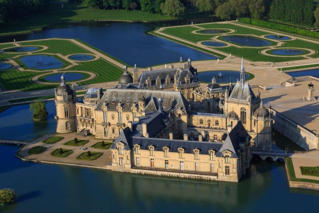 Chateau de Chantilly castle